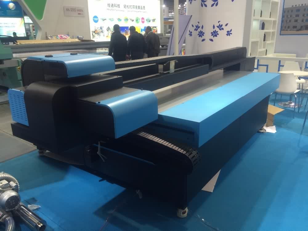 Large format UV flatbed printer for all flat objects